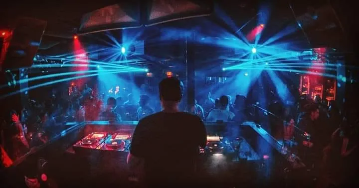 Sibley with blue and red lighting